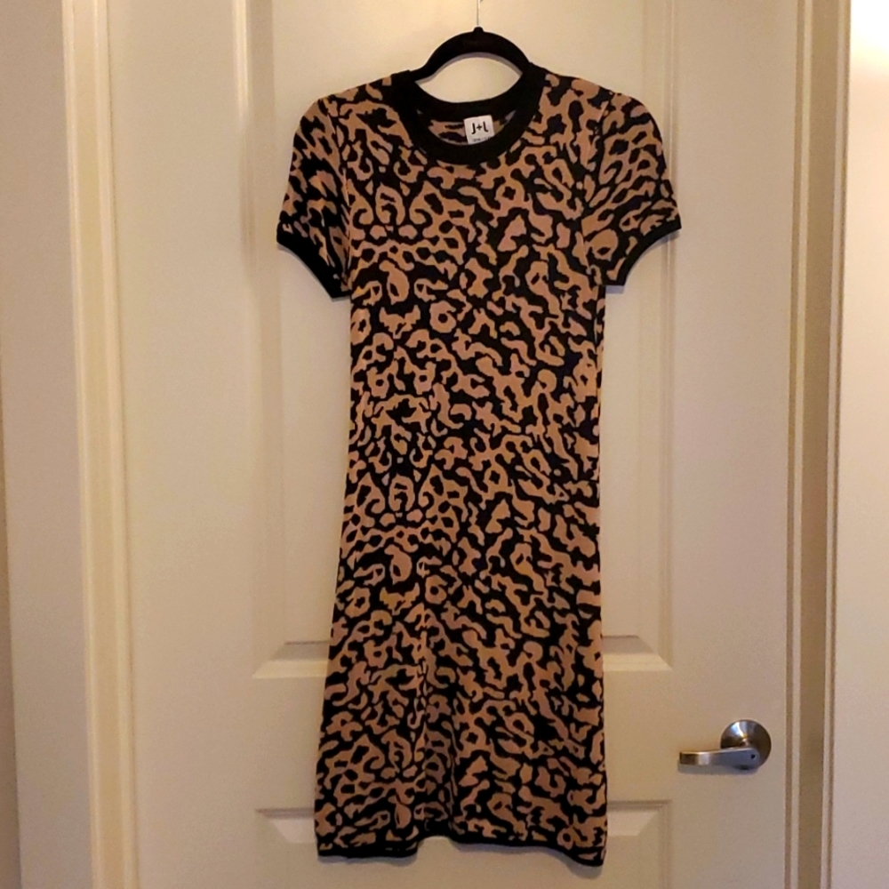 Jean + Jenn Animal print XS Knit Dress